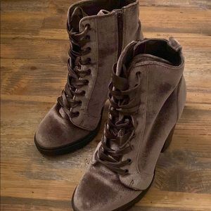 Steve Madden Laurie Booties size 7.5